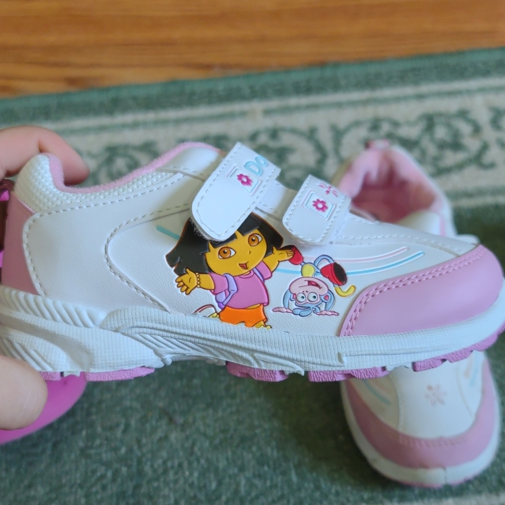Shies - Picture 2 of 4